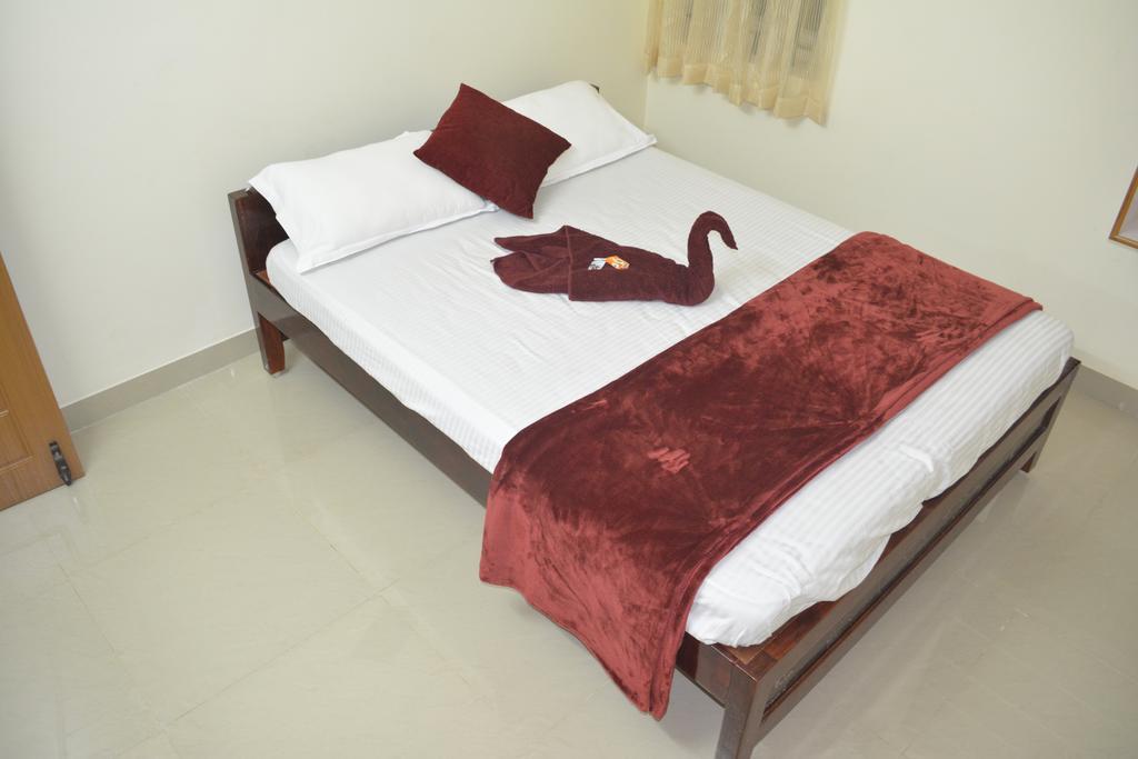 Jp Nivaas Guest House 마일라두투라이 외부 사진